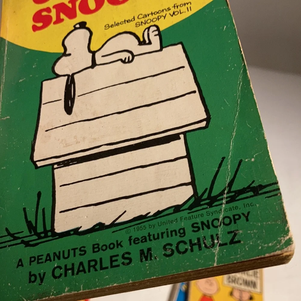 Charles M Schulz peanuts snoopy collectible softcover books - Picture 16 of 17